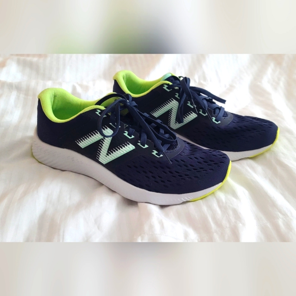 New Balance Women's Drift running shoes